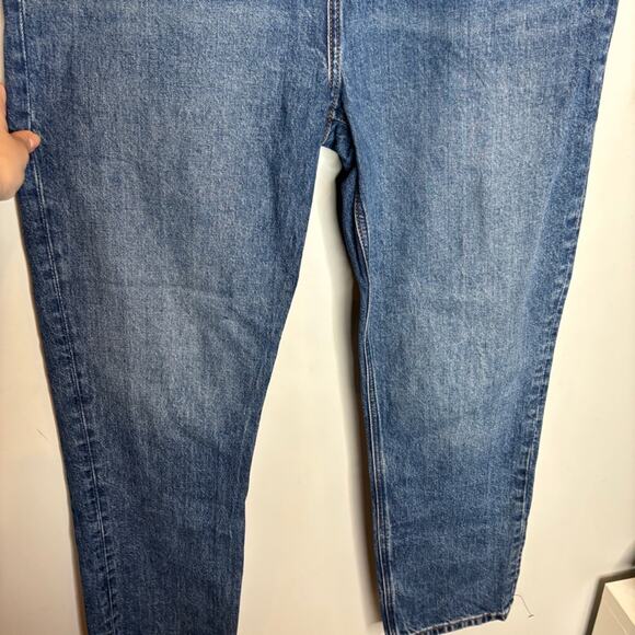 Reformation Liza Ultra High Rise Straight Jeans in Icarian - Picture 5 of 9